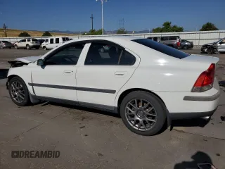 2004 Volvo S60 with VIN YV1RH59H842389027, listed as a Copart auction lot 71309694 with 200,477 mi miles and Salvage Title. Bid and sale history available at carsss.com. Image 2.