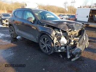 2021 Volvo XC40 R-Design with VIN YV4162UM3M2435422, listed as a IAAI auction lot 41546072 with 59,127 mi miles and . Bid and sale history available at carsss.com. Image 1.