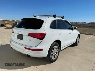 2014 Audi Q5 Premium Plus z VIN WA1LFAFP2EA065708, wystawiony jako Copart lot #57910685 z przebiegiem 121 950 mil mil oraz Tytuł czysty. Historia ofert i sprzedaży dostępna na DreamBid. Obrazek 4.