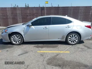 2013 Lexus ES 300h with VIN JTHBW1GG2D2022140, listed as a IAAI auction lot 42677307 with 133,630 mi miles and . Bid and sale history available at DreamBid. Image 14.