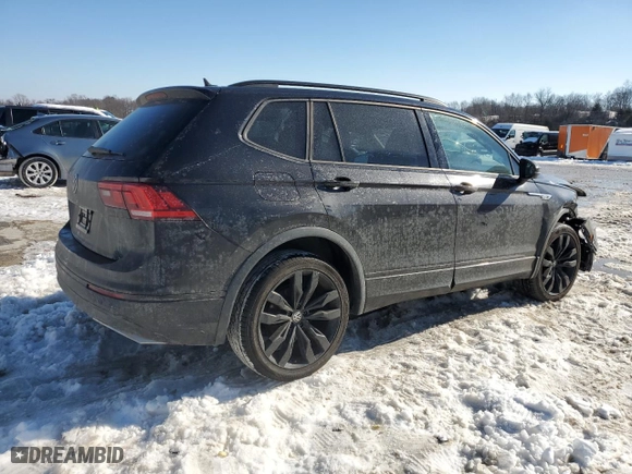 2020 Volkswagen Tiguan SE with VIN 3VV3B7AX1LM135373, listed as a Copart auction lot 89085795 with 81,359 mi miles and Salvage Title. Bid and sale history available at carsss.com. Image 3.