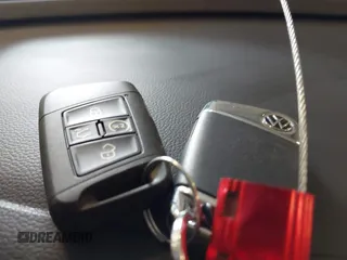 2021 Volkswagen Atlas SE z VIN 1V2KR2CA5MC606590, wystawiony jako IAAI lot #42383813 z przebiegiem 45 087 mil mil oraz . Historia ofert i sprzedaży dostępna na DreamBid. Obrazek 11.