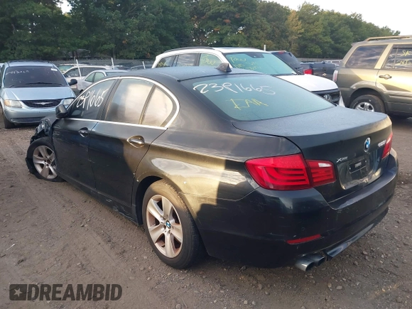 2013 BMW 5 Series 528i xDrive with VIN WBAXH5C57DD109496, listed as a IAAI auction lot 40436340 with Not Provided miles and . Bid and sale history available at carsss.com. Image 3.