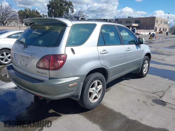 2000 Lexus RX 300 with VIN JT6HF10U9Y0113765, listed as a IAAI auction lot 41749762 with 231,271 mi miles and . Bid and sale history available at DreamBid. Image 4.