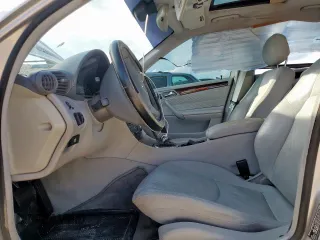 2001 Mercedes-Benz C 320 с VIN WDBRF64J01F043584, выставлен на аукционе Copart как лот 62385365 с пробегом Не указан миль и Списание • Salvage title. История ставок и продаж доступна на DreamBid. Изображение 7.