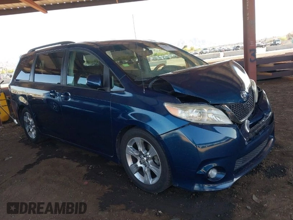 2012 Toyota Sienna SE with VIN 5TDXK3DC0CS264643, listed as a IAAI auction lot 42004082 with 118,675 mi miles. Bid and sale history available at carsss.com. Image 1.