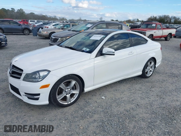 2015 Mercedes-Benz C-Class C 250 with VIN WDDGJ4HBXFG360200, listed as a IAAI auction lot 40952908 with 70,987 mi miles. Bid and sale history available at carsss.com. Image 2.