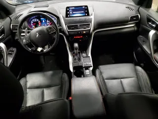 2020 Mitsubishi Eclipse Cross SE z VIN JA4AT5AA8LZ043012, wystawiony jako Copart lot #41849255 z przebiegiem 58 564 mil mil oraz Szkoda całkowita • Salvage title. Historia ofert i sprzedaży dostępna na DreamBid. Obrazek 8.