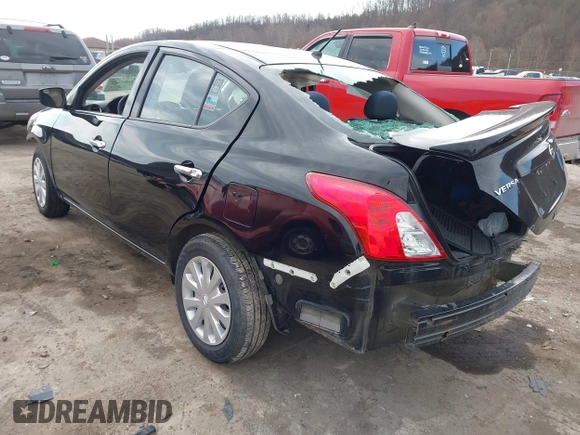 2019 Nissan Versa SV z VIN 3N1CN7AP2KL846643, wystawiony jako IAAI lot #41893371 z przebiegiem 67 054 mil mil oraz . Historia ofert i sprzedaży dostępna na DreamBid. Obrazek 3.
