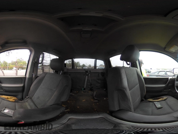2006 Nissan Titan XE z VIN 1N6BA07A46N505410, wystawiony jako IAAI lot #42345334 z przebiegiem 267 891 mil mil oraz . Historia ofert i sprzedaży dostępna na DreamBid. Obrazek 18.