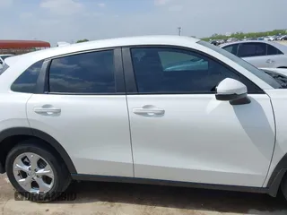 2023 Honda HR-V LX z VIN 3CZRZ1H34PM716838, wystawiony jako IAAI lot #41946033 z przebiegiem 24 958 mil mil oraz . Historia ofert i sprzedaży dostępna na DreamBid. Obrazek 14.