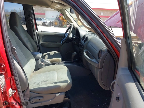 2007 Jeep Liberty Sport with VIN 1J4GL48K67W646261, listed as a IAAI auction lot 41913458 with 204,553 mi miles. Bid and sale history available at carsss.com. Image 5.