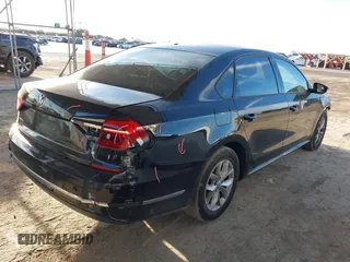 2018 Volkswagen Passat 2.0T S with VIN 1VWAA7A3XJC024371, listed as a IAAI auction lot 41399898 with 78,204 mi miles. Bid and sale history available at carsss.com. Image 4.