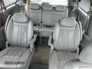 2006 Dodge Grand Caravan SXT z VIN 2D4GP44L56R786238, wystawiony jako Copart lot #55799425 z przebiegiem 173 150 mil mil oraz Czysty tytuł • Clean title. Historia ofert i sprzedaży dostępna na DreamBid. Obrazek 10.