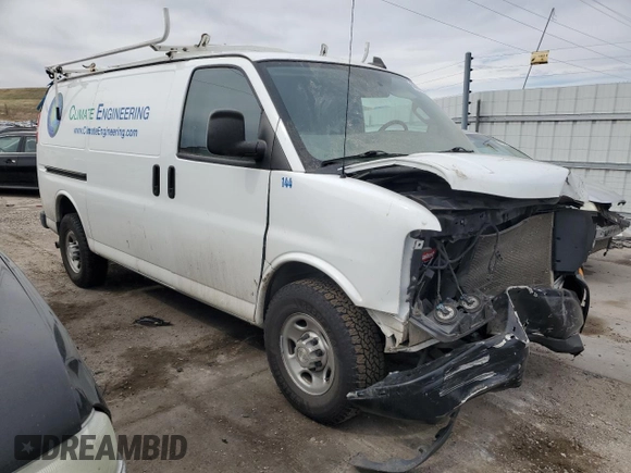 2019 Chevrolet Express Cargo with VIN 1GCWGAFP7K1185578, listed as a Copart auction lot 50901655 with 104,755 mi miles and Salvage title. Bid and sale history available at DreamBid. Image 4.