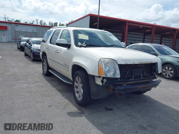 2009 GMC Yukon Denali z VIN 1GKFK032X9R236556, wystawiony jako IAAI lot #40805429 z przebiegiem 183 042 mil mil oraz . Historia ofert i sprzedaży dostępna na DreamBid. Obrazek 1.
