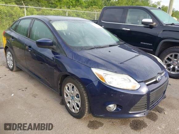 2012 Ford Focus SE z VIN 1FAHP3F24CL102600, wystawiony jako IAAI lot #42169855 z przebiegiem 91 905 mil mil oraz . Historia ofert i sprzedaży dostępna na DreamBid. Obrazek 1.