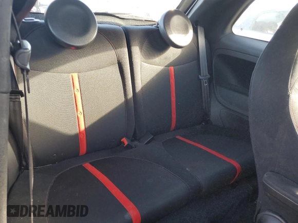 2017 FIAT 500 Abarth z VIN 3C3CFFFH9HT506053, wystawiony jako Copart lot #81367564 z przebiegiem 91 516 mil mil oraz Szkody całkowita. Historia ofert i sprzedaży dostępna na DreamBid. Obrazek 10.