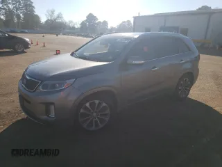 2015 Kia Sorento SX z VIN 5XYKW4A78FG564878, wystawiony jako Copart lot #86827054 z przebiegiem 166 215 mil mil oraz Czysty tytuł • Clean title. Historia ofert i sprzedaży dostępna na DreamBid. Obrazek 1.