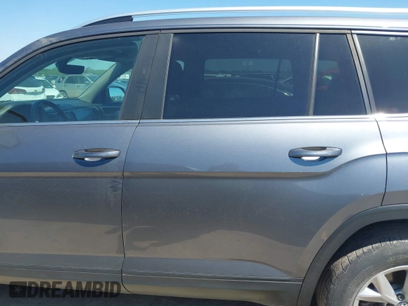2018 Volkswagen Atlas SE with VIN 1V2CR2CA2JC576397, listed as a IAAI auction lot 41959708 with 168,619 mi miles and . Bid and sale history available at DreamBid. Image 14.