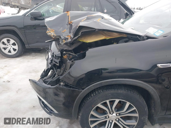 2018 Mitsubishi Outlander SEL z VIN JA4AR4AW3JU003581, wystawiony jako IAAI lot #41649517 z przebiegiem 133 160 mil mil oraz . Historia ofert i sprzedaży dostępna na DreamBid. Obrazek 17.