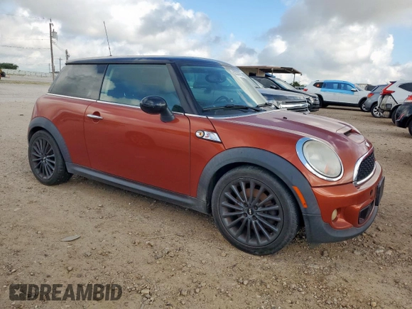 2013 MINI Hardtop S with VIN WMWSV3C55DT392526, listed as a Copart auction lot 62220765 with 152,585 mi miles and Clean title. Bid and sale history available at DreamBid. Image 4.