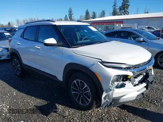 2024 Chevrolet TrailBlazer LT with VIN KL79MPSL7RB151301, listed as a IAAI auction lot 41332549 with 5,592 mi miles. Bid and sale history available at carsss.com. Image 1.