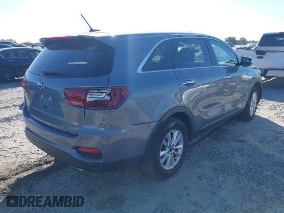 2020 Kia Sorento LX with VIN 5XYPG4A36LG698767, listed as a IAAI auction lot 40711932 with 38,979 mi miles. Bid and sale history available at carsss.com. Image 4.