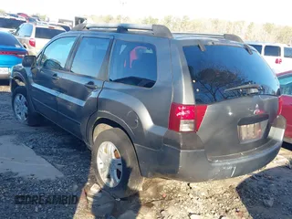 2005 Mitsubishi Endeavor LS with VIN 4A4MM21S15E074337, listed as a IAAI auction lot 41411760 with 194,542 mi miles. Bid and sale history available at carsss.com. Image 3.