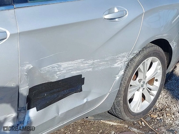2015 Chevrolet Impala LT with VIN 2G1115SL1F9176813, listed as a IAAI auction lot 41849766 with 132,085 mi miles. Bid and sale history available at carsss.com. Image 6.