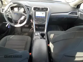 2020 Ford Fusion SE z VIN 3FA6P0T9XLR236729, wystawiony jako Copart lot #47771045 z przebiegiem 54 947 mil mil oraz Szkoda całkowita • Salvage title. Historia ofert i sprzedaży dostępna na DreamBid. Obrazek 8.