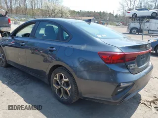 2019 Kia Forte LXS z VIN 3KPF24AD4KE081480, wystawiony jako IAAI lot #42073063 z przebiegiem 100 605 mil mil oraz . Historia ofert i sprzedaży dostępna na DreamBid. Obrazek 3.