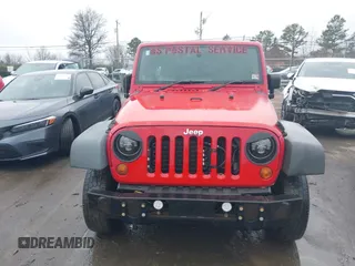2009 Jeep Wrangler Unlimited X with VIN 1J4GZ39159L711992, listed as a IAAI auction lot 41416000 with 270,461 mi miles. Bid and sale history available at carsss.com. Image 12.