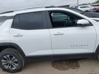 2025 Chevrolet Equinox FWD LT with VIN 3GNAXHEG5SL210787, listed as a IAAI auction lot 41877089 with 5,664 mi miles. Bid and sale history available at carsss.com. Image 13.