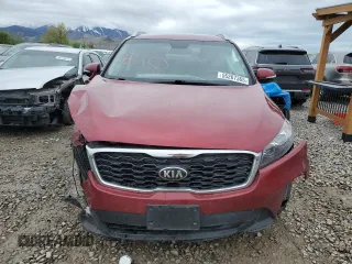2019 Kia Sorento LX z VIN 5XYPGDA51KG468487, wystawiony jako Copart lot #55267365 z przebiegiem 112 479 mil mil oraz Szkoda całkowita • Salvage title. Historia ofert i sprzedaży dostępna na DreamBid. Obrazek 5.