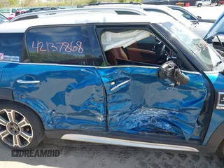 2022 MINI Countryman Cooper S z VIN WMZ53BR07N3N34260, wystawiony jako IAAI lot #42137868 z przebiegiem Nie podano mil oraz . Historia ofert i sprzedaży dostępna na DreamBid. Obrazek 6.