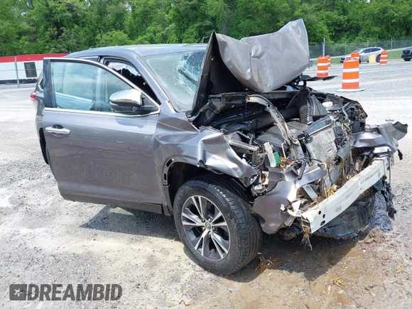 2019 Toyota Highlander LE with VIN 5TDBZRFH5KS722354, listed as a IAAI auction lot 42252775 with 97,141 mi miles and . Bid and sale history available at DreamBid. Image 1.