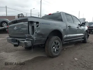 2024 Ford F-150 Lightning XLT z VIN 1FTVW3LK0RWG14334, wystawiony jako IAAI lot #41856218 z przebiegiem 2 037 mil mil oraz . Historia ofert i sprzedaży dostępna na DreamBid. Obrazek 4.