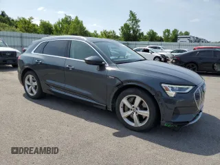 2019 Audi e-tron Prestige с VIN WA1VAAGE4KB012244, выставлен на аукционе Copart как лот 61049715 с пробегом 45 078 миль миль и Списание • Salvage title. История ставок и продаж доступна на DreamBid. Изображение 4.