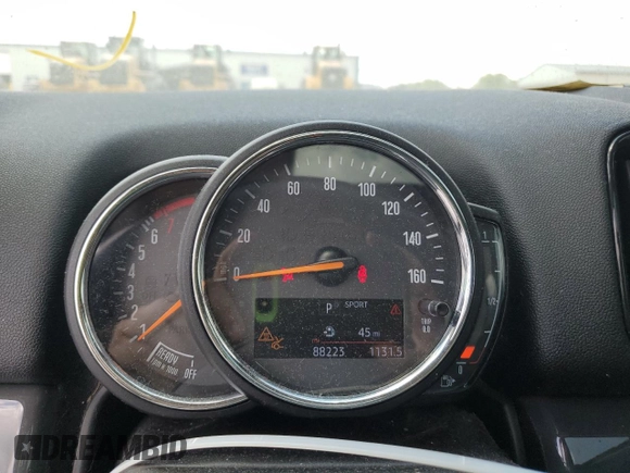 2018 MINI Countryman Cooper S с VIN WMZYT3C34J3E00339, выставлен на аукционе Copart как лот 62577165 с пробегом 88 223 миль миль и Списание • Salvage title. История ставок и продаж доступна на DreamBid. Изображение 9.