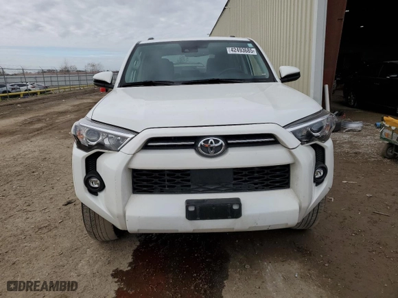 2022 Toyota 4Runner SR5 with VIN JTEEU5JR4N5267829, listed as a Copart auction lot 42493685 with 50,903 mi miles and Salvage Title. Bid and sale history available at carsss.com. Image 5.