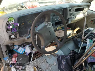 1997 Chevrolet Silverado 3500 z VIN 1GBJK34R1VF054943, wystawiony jako Copart lot #68689614 z przebiegiem 67 852 mil mil oraz Szkody całkowita. Historia ofert i sprzedaży dostępna na DreamBid. Obrazek 8.