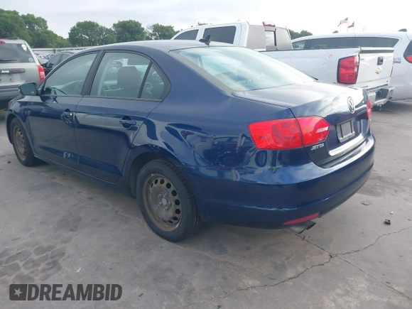 2014 Volkswagen Jetta SE z VIN 3VWD17AJ5EM369548, wystawiony jako IAAI lot #42588501 z przebiegiem 115 062 mil mil oraz . Historia ofert i sprzedaży dostępna na DreamBid. Obrazek 3.