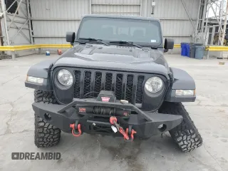 2020 Jeep Gladiator Rubicon with VIN 1C6JJTBG1LL147385, listed as a Copart auction lot 46136215 with 33,814 mi miles and Clean Title. Bid and sale history available at DreamBid. Image 5.