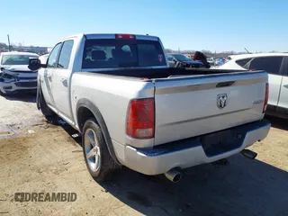 2010 Dodge 1500 SLT z VIN 1D7RV1CT3AS260229, wystawiony jako IAAI lot #41629225 z przebiegiem 104 429 mil mil oraz . Historia ofert i sprzedaży dostępna na DreamBid. Obrazek 3.