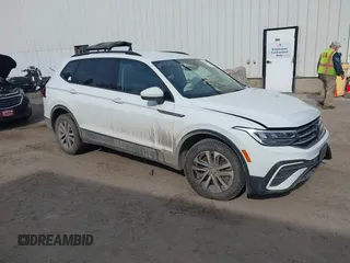 2022 Volkswagen Tiguan S z VIN 3VV0B7AX2NM097402, wystawiony jako IAAI lot #41845707 z przebiegiem 38 668 mil mil oraz . Historia ofert i sprzedaży dostępna na DreamBid. Obrazek 1.