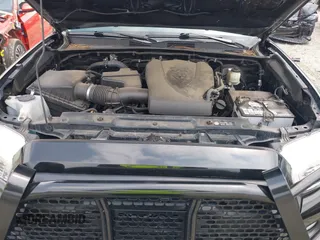 2016 Toyota Tacoma SR5 z VIN 5TFAZ5CN6GX012718, wystawiony jako IAAI lot #42408153 z przebiegiem 136 571 mil mil oraz . Historia ofert i sprzedaży dostępna na DreamBid. Obrazek 10.