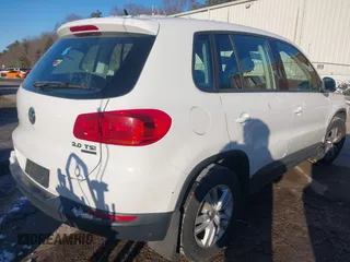 2013 Volkswagen Tiguan SE z VIN WVGBV3AX3DW608410, wystawiony jako IAAI lot #41397876 z przebiegiem 119 867 mil mil oraz . Historia ofert i sprzedaży dostępna na DreamBid. Obrazek 4.