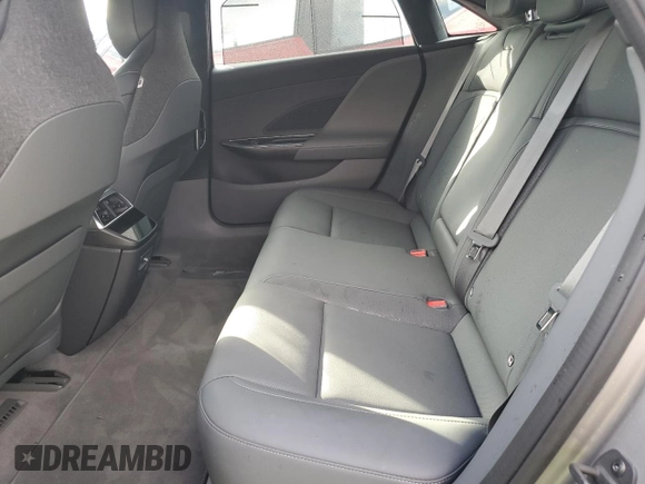 2024 Lucid Air Pure z VIN 50EA1PGA2RA005678, wystawiony jako Copart lot #73879864 z przebiegiem 1548 mil mil oraz Nie do naprawy. Historia ofert i sprzedaży dostępna na DreamBid. Obrazek 10.