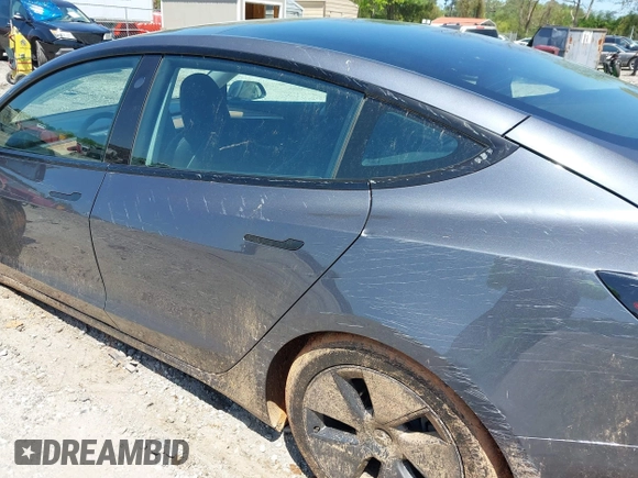 2023 Tesla Model 3 z VIN 5YJ3E1EA0PF655244, wystawiony jako IAAI lot #42004592 z przebiegiem 54 860 mil mil oraz . Historia ofert i sprzedaży dostępna na DreamBid. Obrazek 19.